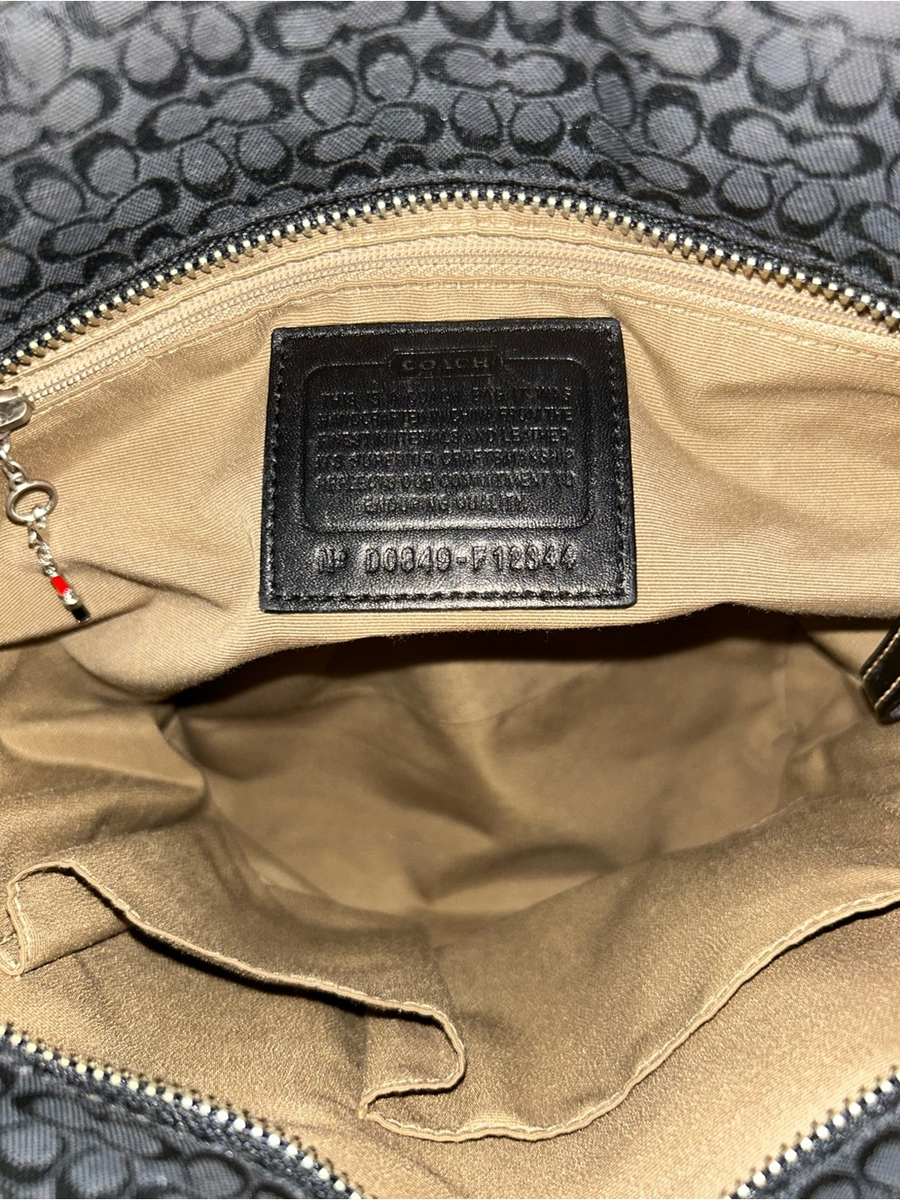 COACH Gallery Tote Signature Black
Jacquard Patent Leather D0849-F12344 - Picture 13 of 17